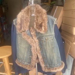 Ladies Denim Vest With Fur, Small 