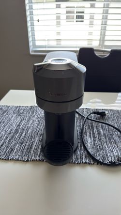 Nespresso Vertuo coffee machine + milk frother!