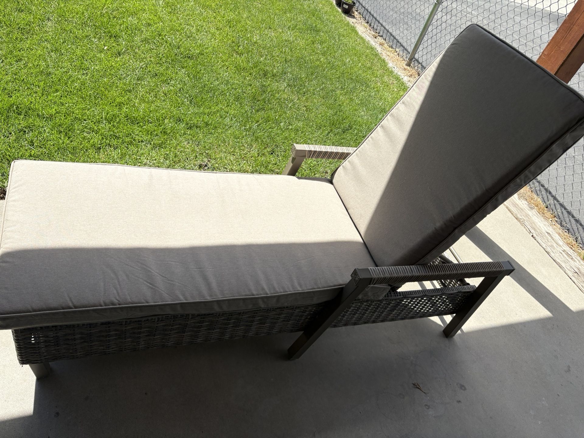 New Wicker Chaise Lounge Chair