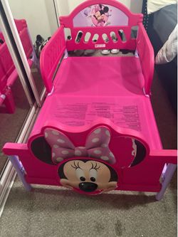 Minnie Mouse bed