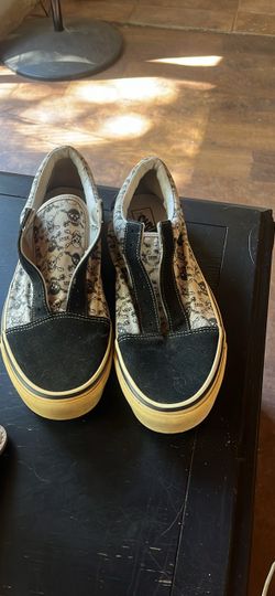 VANS tennis shoes