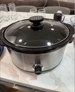 Slow cooker