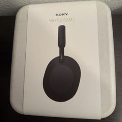 Brand New Sony XM5 Headphones 