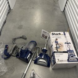 Shark Upright Vacuum, Navigator Lift-Away Deluxe with Large Dust Cup Capacity, HEPA Filter, Swivel Steering, Upholstery Tool & Crevice Tool, Blue, NV3