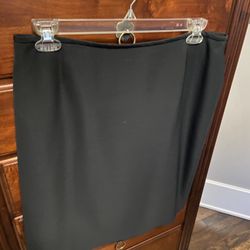 Black pencil skirt. Size 16.