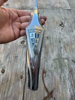 1940 Hudson hood ornament