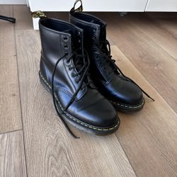 Men’s Dr. Martens 