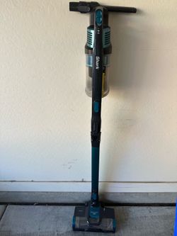 Shark Rocket Pro Cordless Stick Vacuum – Lightweight & Convertible
