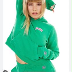 Body By Raven Pullover Hoodie 