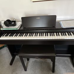 Yamaha Arius YDP-103 (Like New)