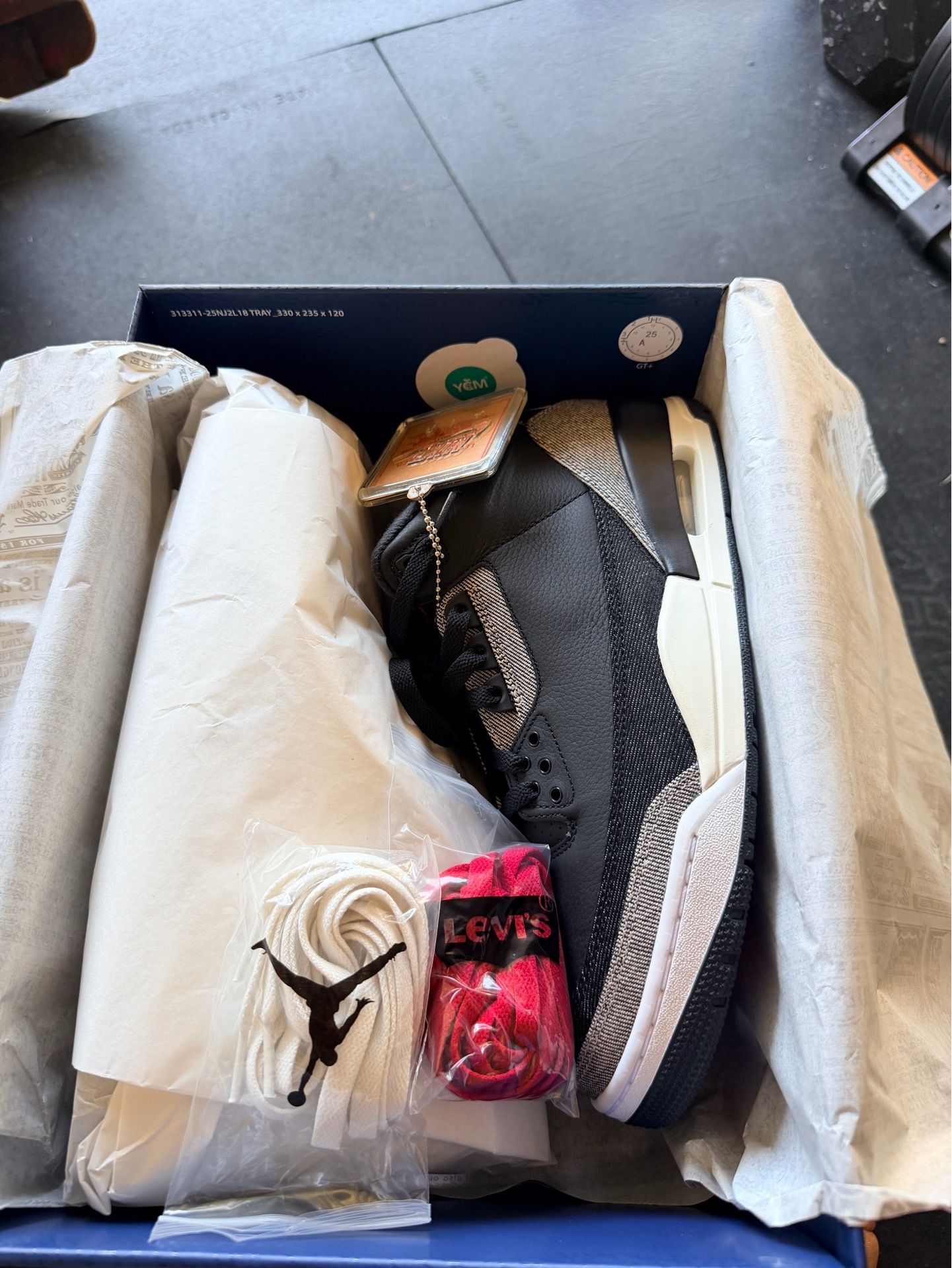 Levi’s Jordan 3 black denim