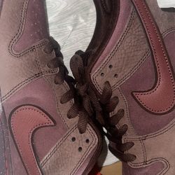 SB Dunks City Of Love Burgundy Crush