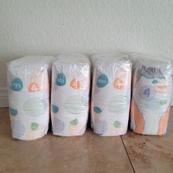 Baby Diapers 100 count Size 4