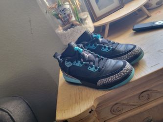 4y kids jordans