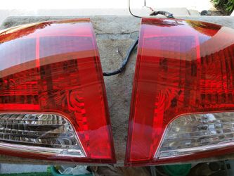 2011 Hyundai accent tail lighrs