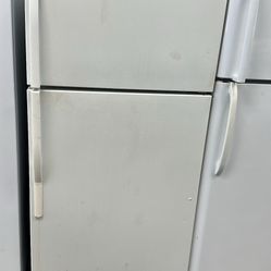 Kenmore 30” Top Freezer/Bottom Refrigerator 