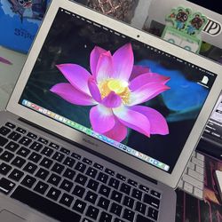 MacBook Air(13 Inch)
