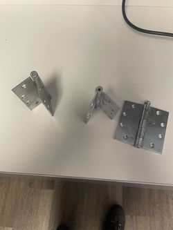 Door hinges