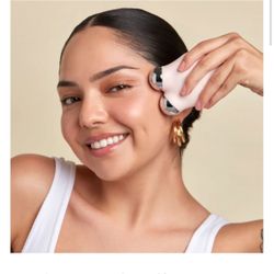 Petite Facial Toning Device Nūface