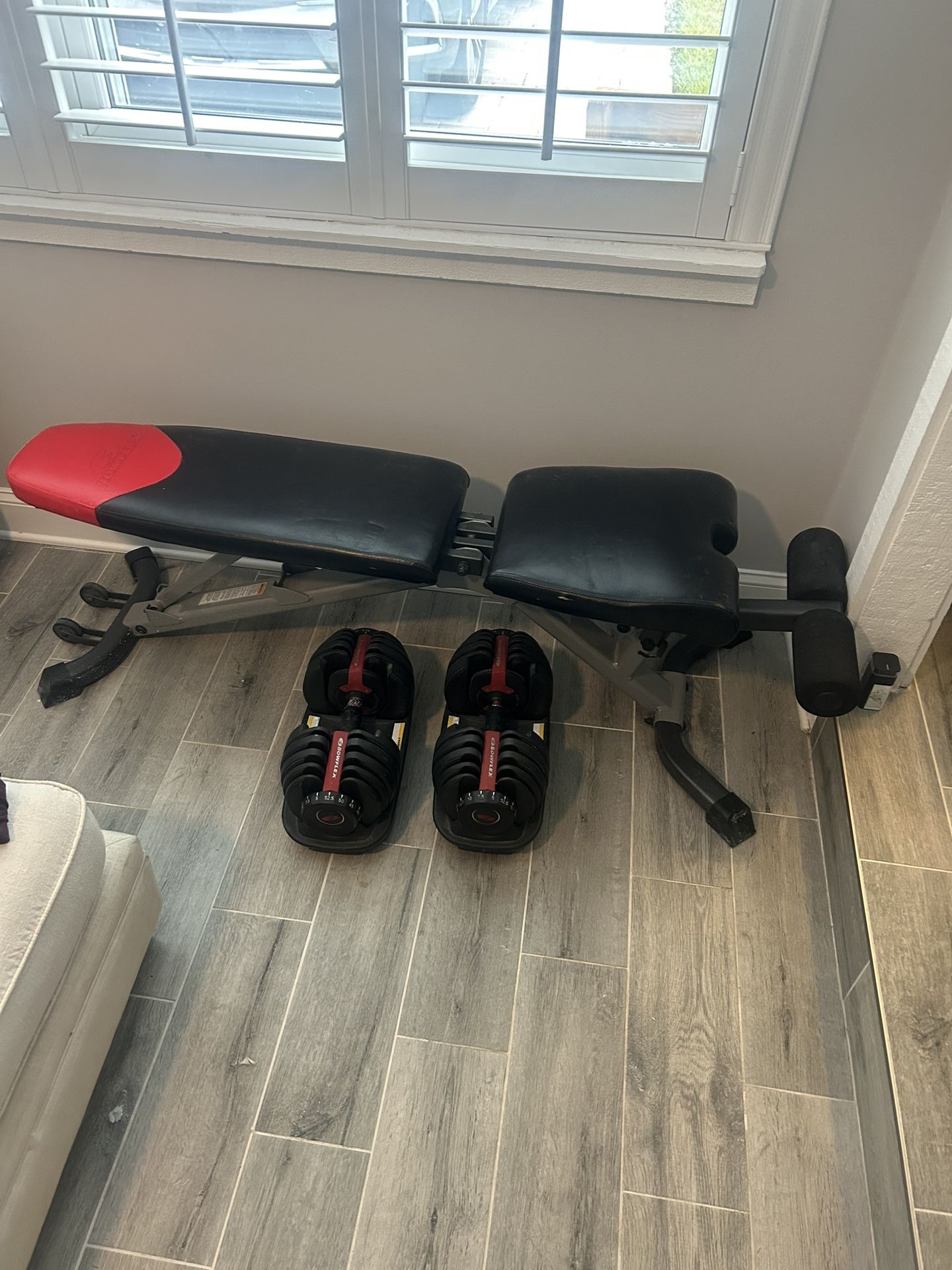 Bowflex dumbbells and Bench