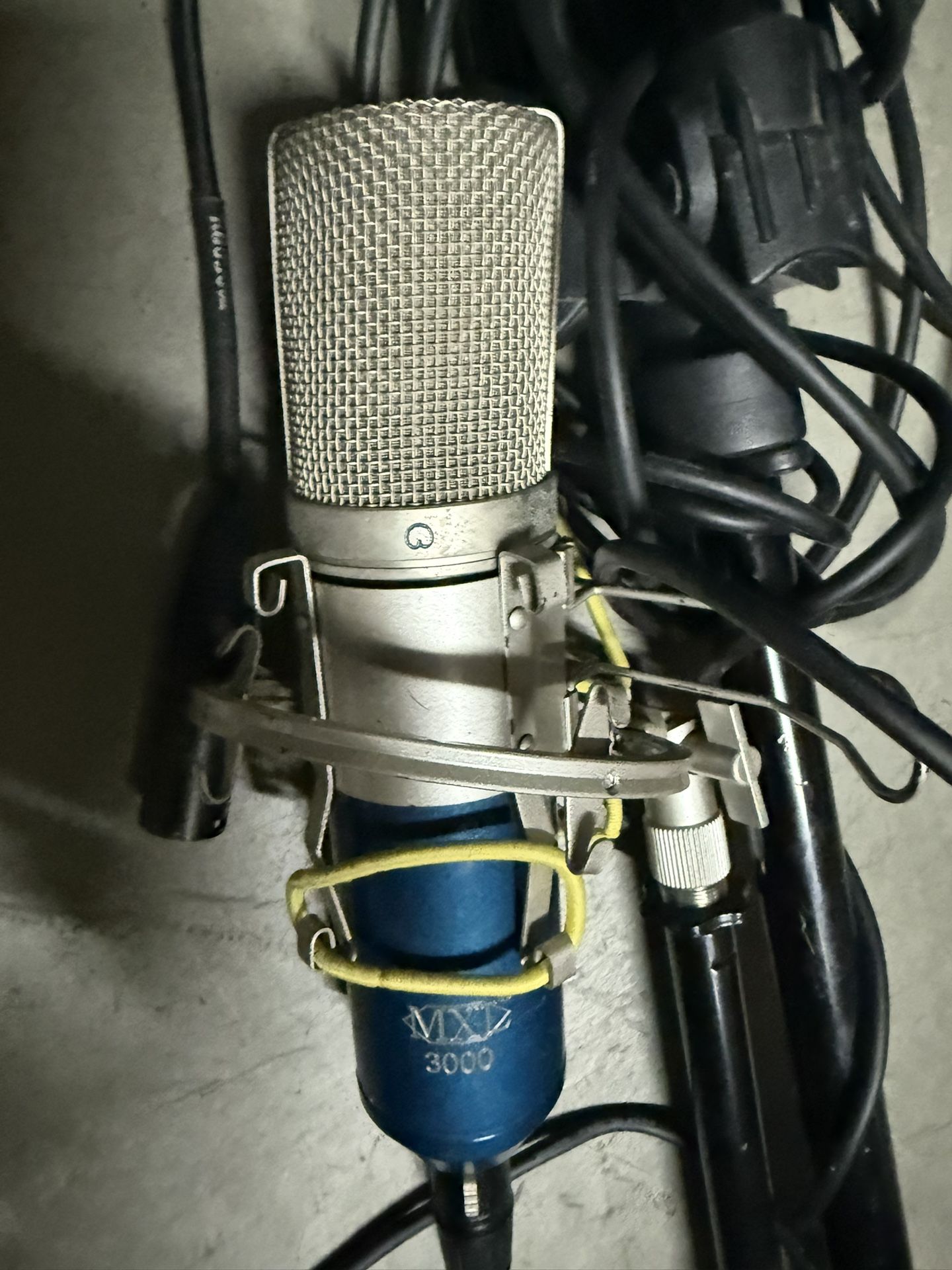 MXL 3000