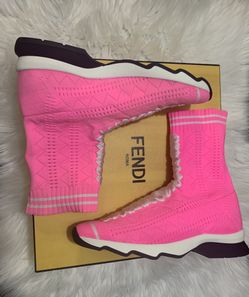 Fendi size 7 New Original $225