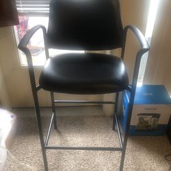 Beautiful Bar Stool With Arms … Never Used