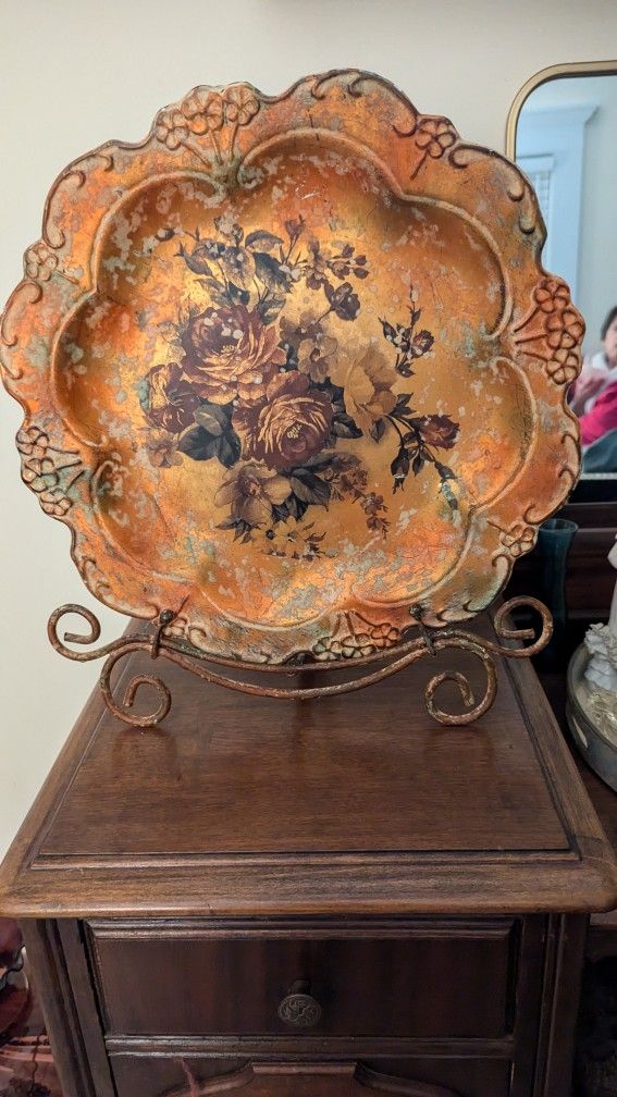 Vintage Plate w Stand