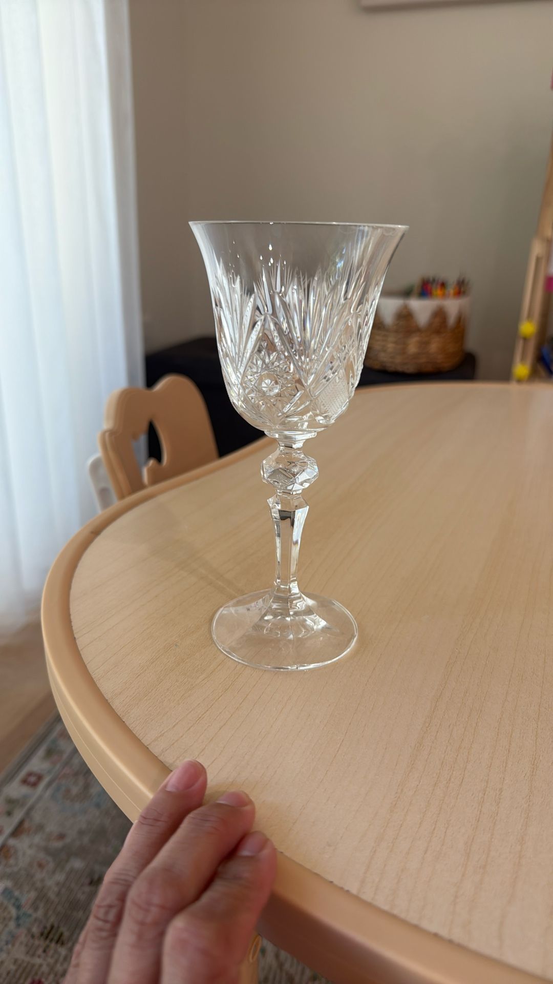8 Crystal Wine Glasses