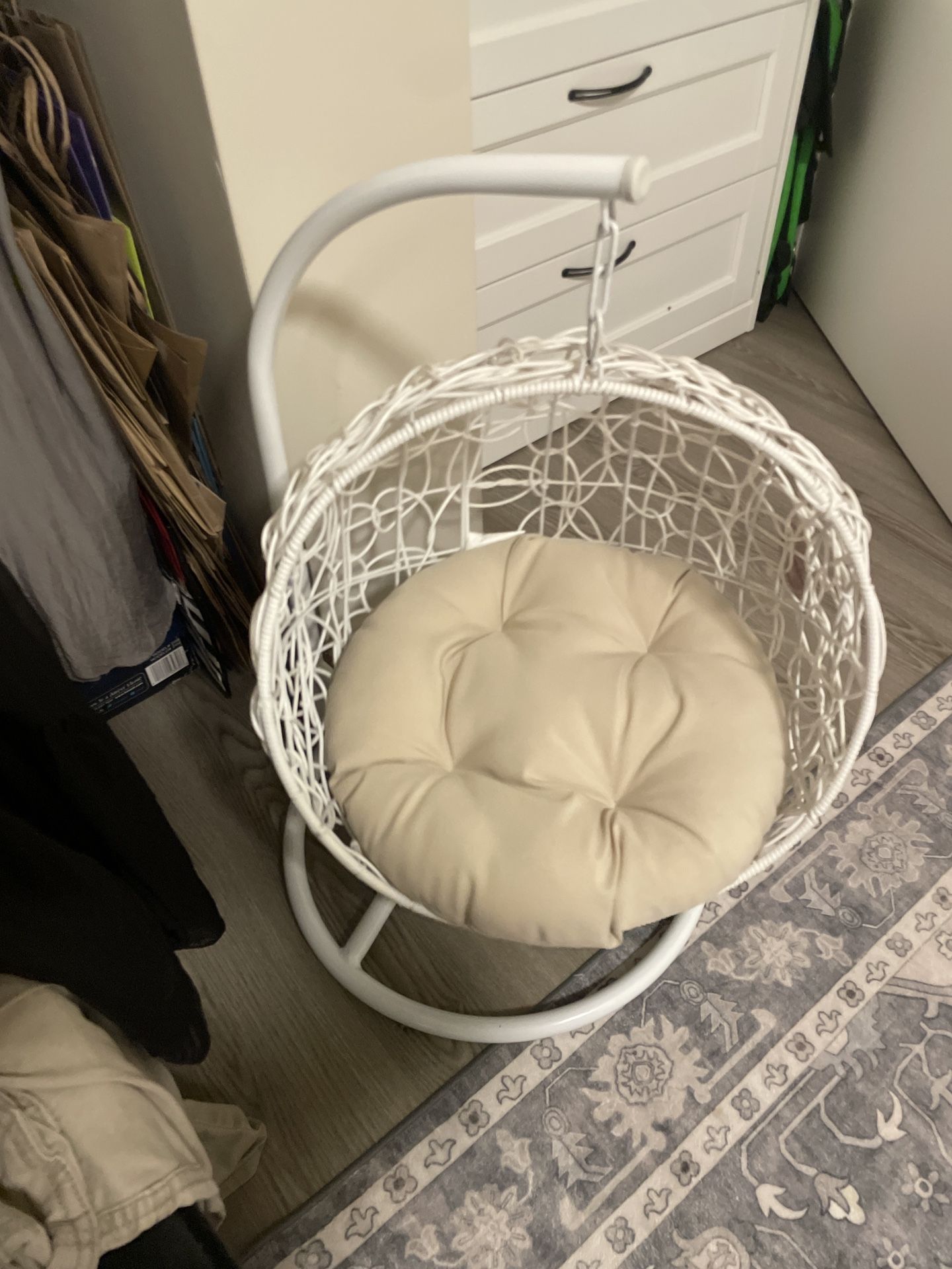 HomeGoods Pet Egg Chair - White
