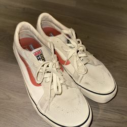 Vans Old Skool Skate Shoes Men’s 11.5 Off-White/Coral Classic - used 