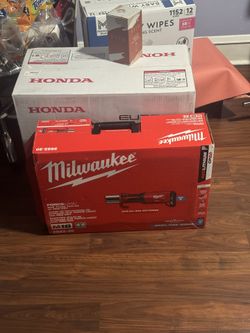 2922-20 MILWAUKEE NEW