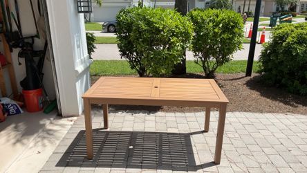 Outdoor/Indoor wooden table