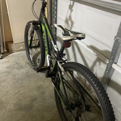 TREK 3500 Mountain Bike Needs New Back Rim But It’s Still Works Very Good Without It 
