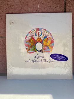 Vintage Vinyl : An Original 1975 US Pressing Queen “ A Night At The Opera “