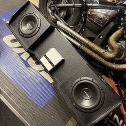 99-06 Silverado/sierra Subwoofers And Amp