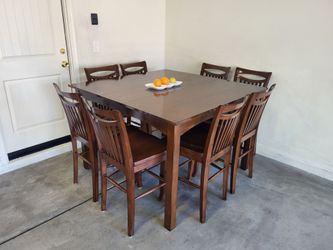 Table & 8 Chairs