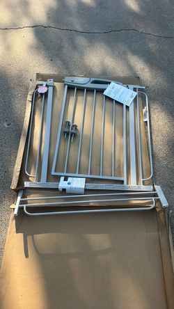 Easy walk three metal gate be opened box.