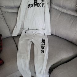 Nike Better World Ladies Jogging Suit Size S 