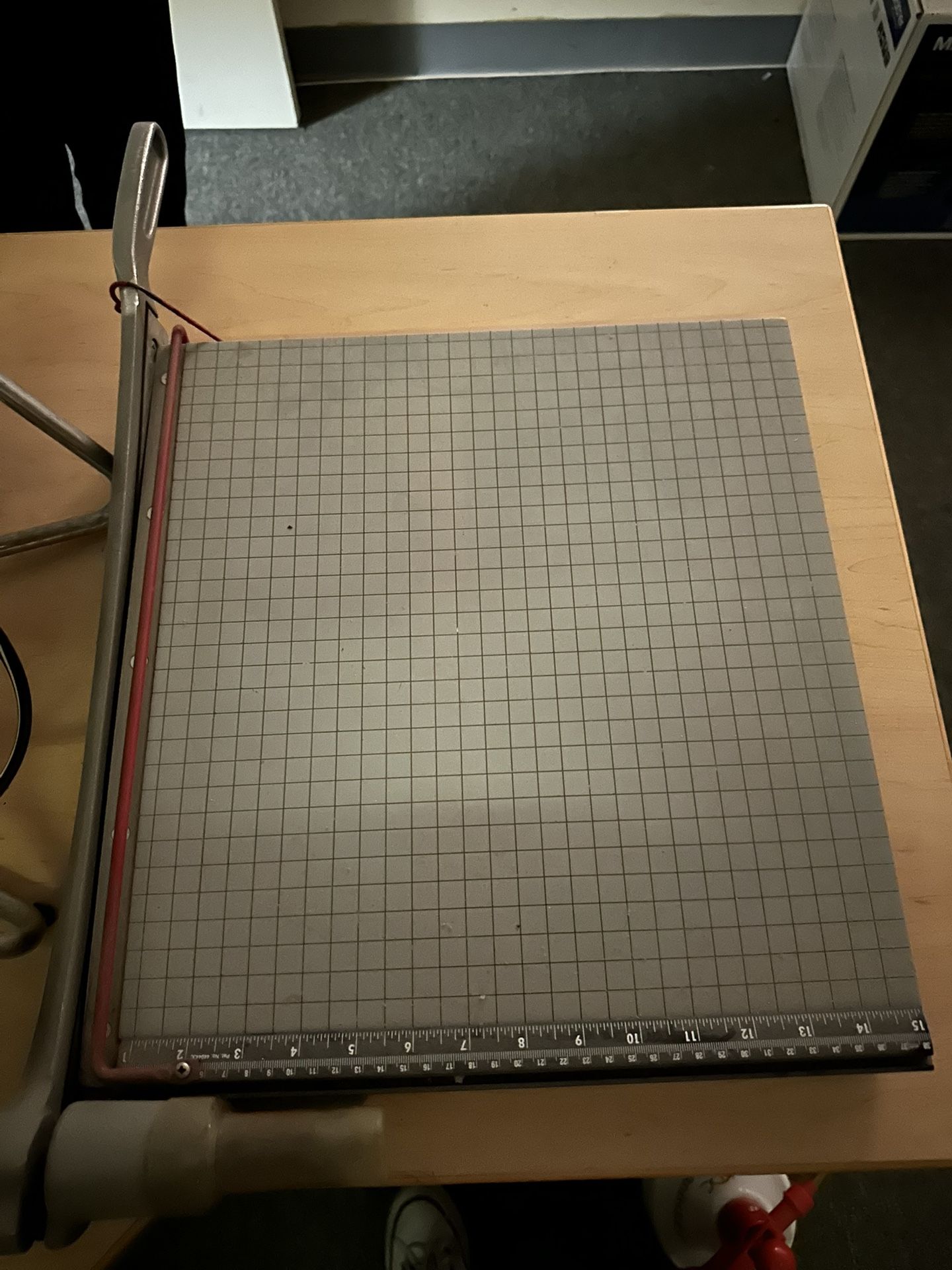 Paper Trimmer/guillotine