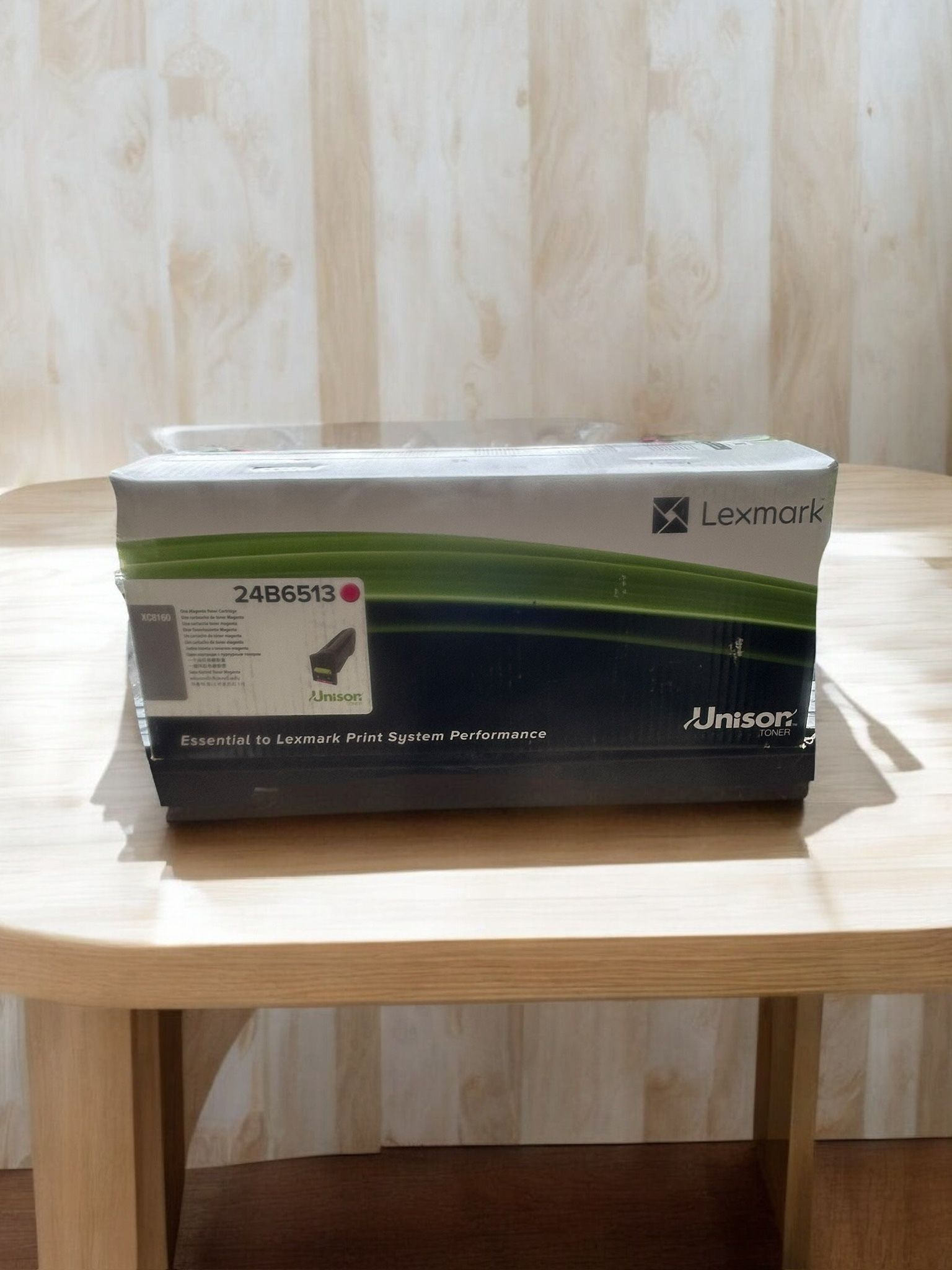 Lexmark Magenta original toner cartridge for Lexmark XC8160...