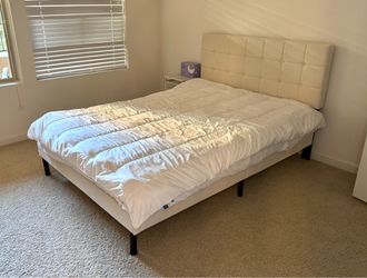 Zinus Full-Size 8” Memory Foam Mattress – Excellent Condition