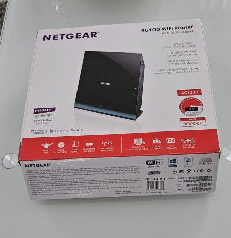 NETGEAR - DUAL BAND WIFI ROUTER