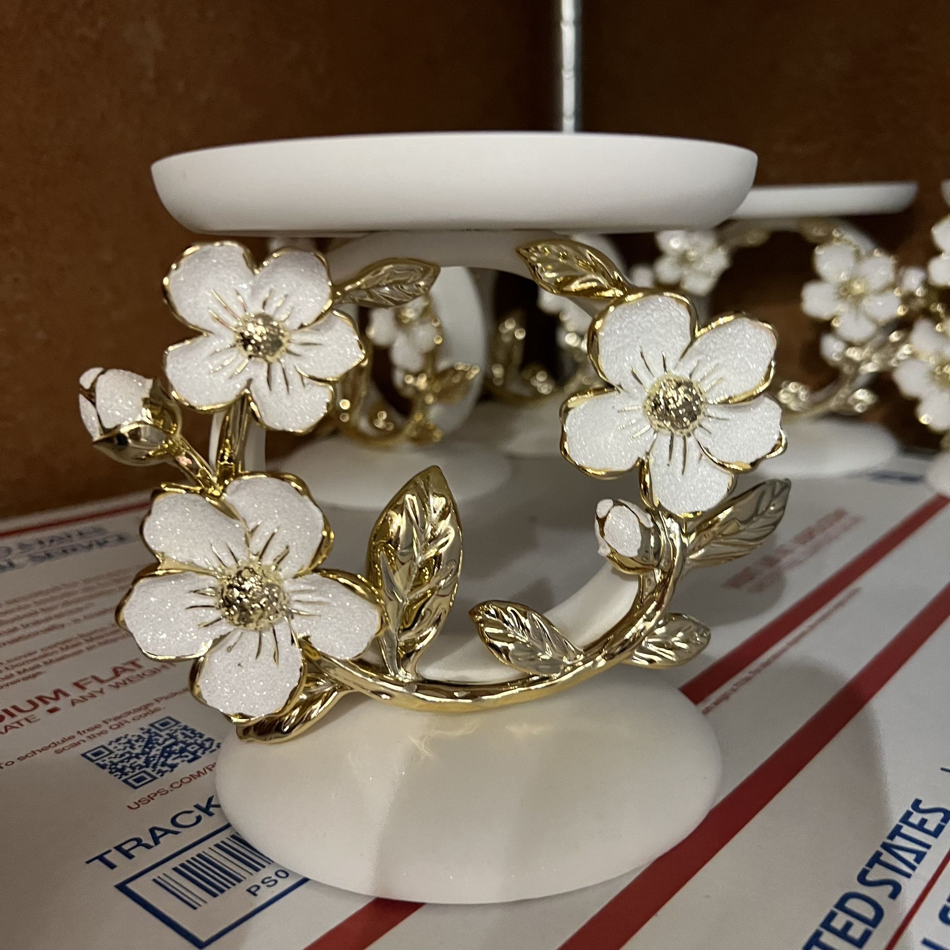 FLOWER RING PEDESTAL Candle Holder Bath And Body Works Compatible With 3 wick Candles