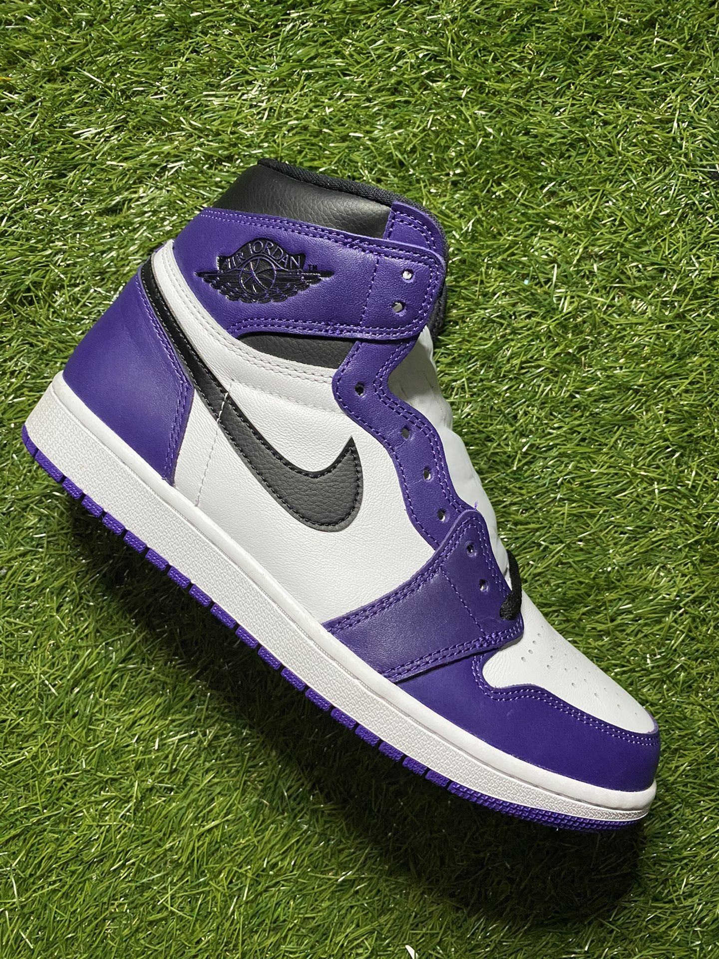 Jordan Retro 1 “Court Purple 2.0” SIZE 10