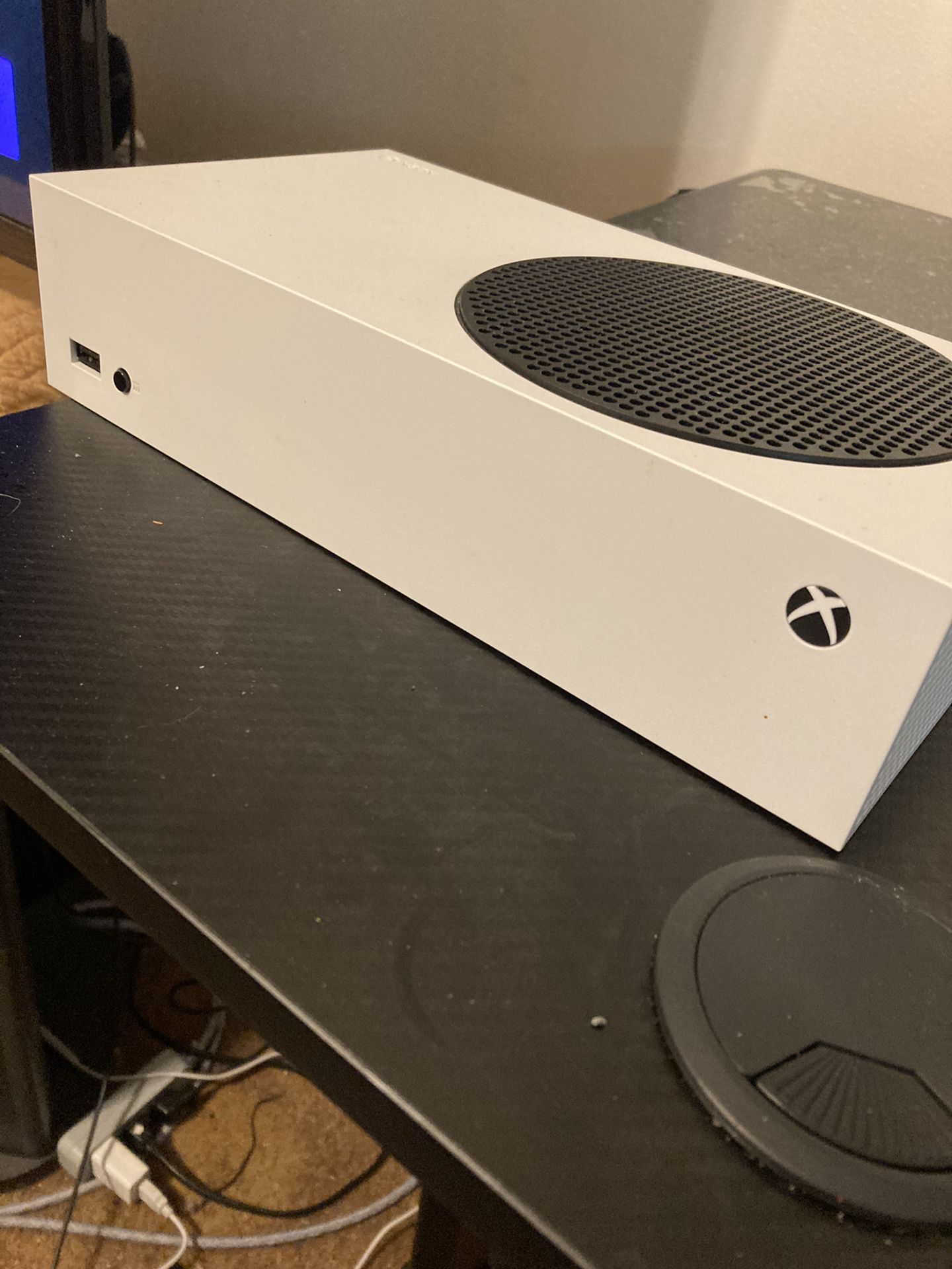Xbox Series S (Great Condition)