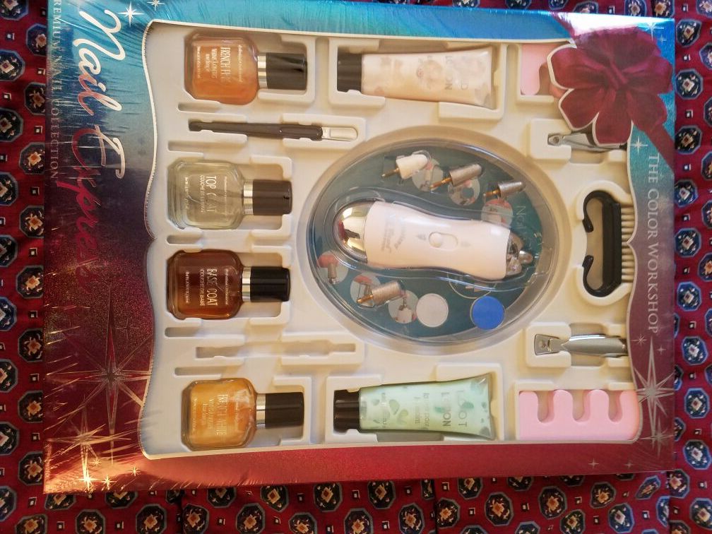 NAIL WIZARD (Brand New ) motorized NAIL BUFFER AND SHAPER for Sale in