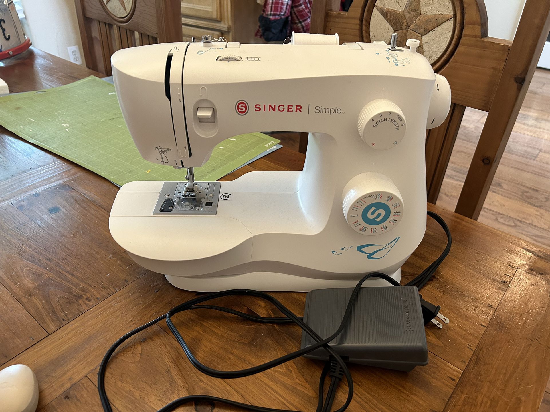 New Singer Simple Sewing Machine