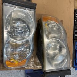 2005 Dodge Ram 2500 OEM Headlights – Left & Right Pair