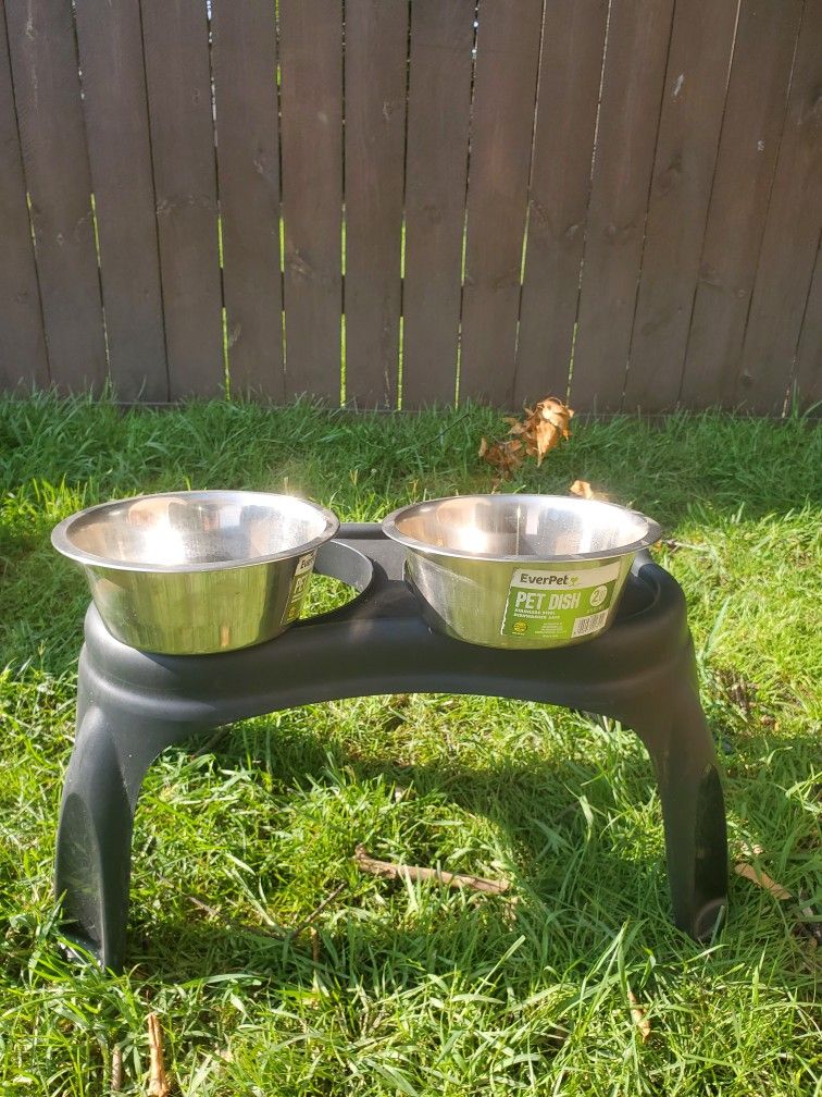 Pet dish Stand.